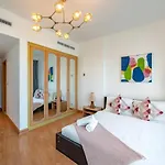 Lovely Marina 1Br W/ Marina Views And Walk To Beach