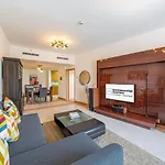 Lovely Marina 1Br W/ Marina Views And Walk To Beach